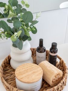 Home-Design-Coastal-Guest-bathroom-styling